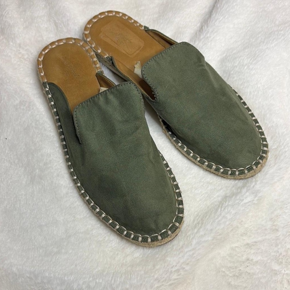Universal Thread Green Slip-On Loafers with Espadrille Sole